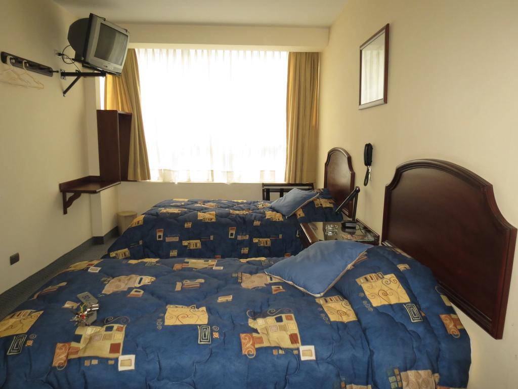 Hotel Plaza Mayor Lima Szoba fotó