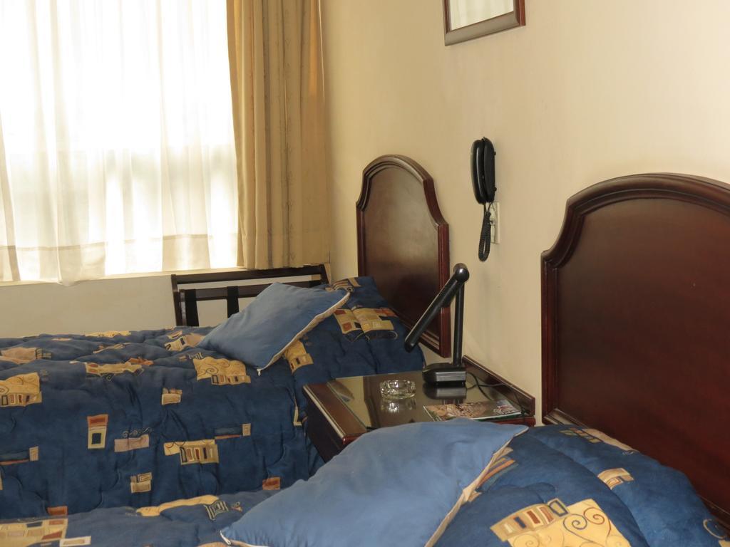 Hotel Plaza Mayor Lima Szoba fotó