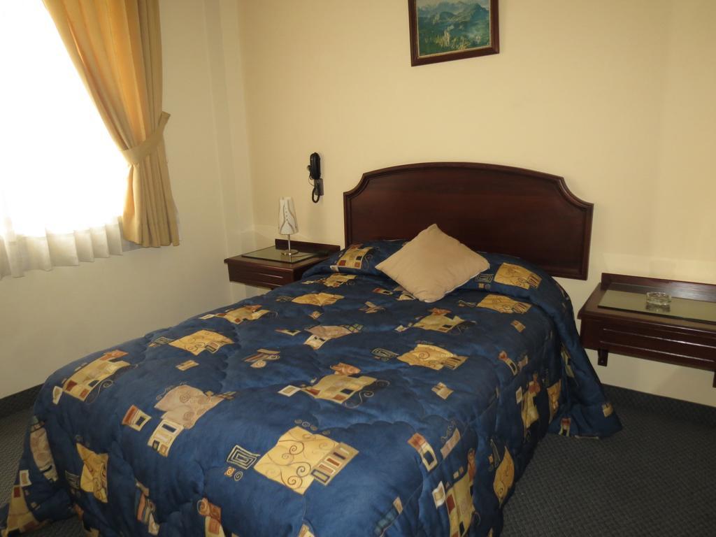 Hotel Plaza Mayor Lima Szoba fotó