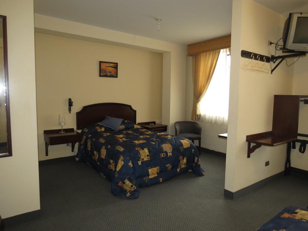 Hotel Plaza Mayor Lima Szoba fotó